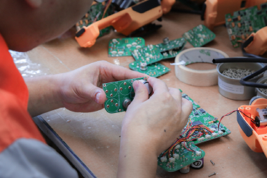 ��������